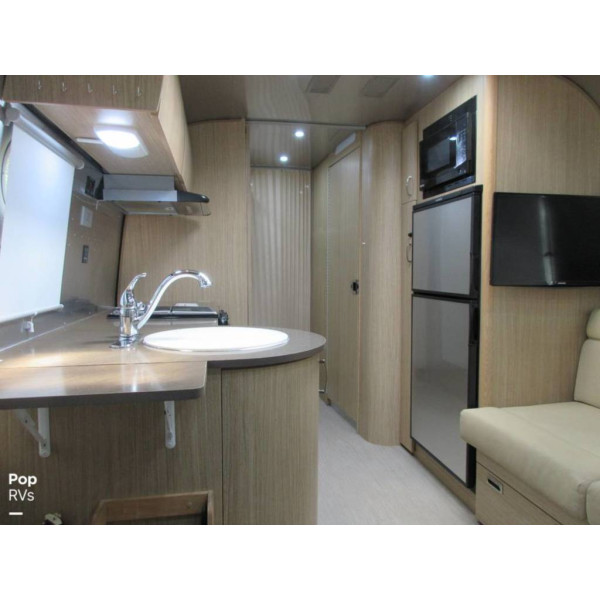 Used 2018 Airstream Travel Trailer RV Flying Cloud 25RB Twin