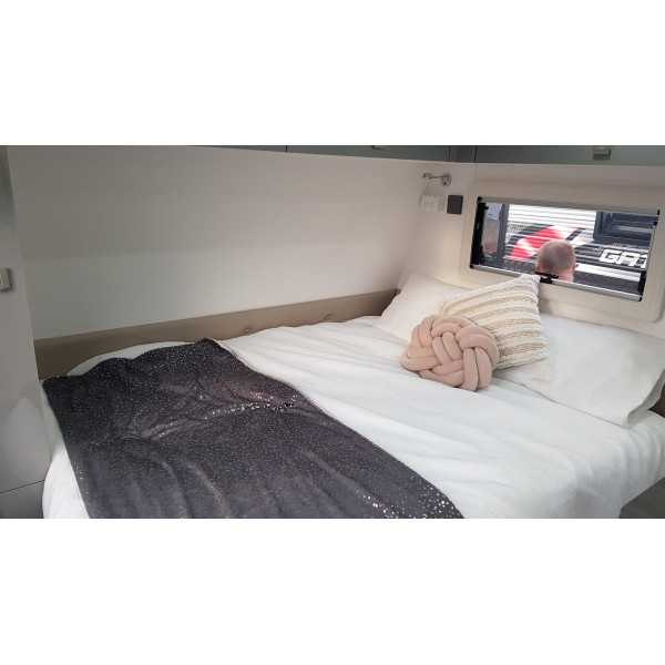 (Caravan) NEW 2022 JB Caravans Dreamline LUX 18' FAMILY