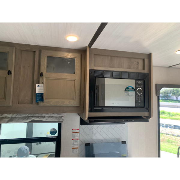 New 2022 Forest River Travel Trailer RV SURVEYOR 202RBLE 