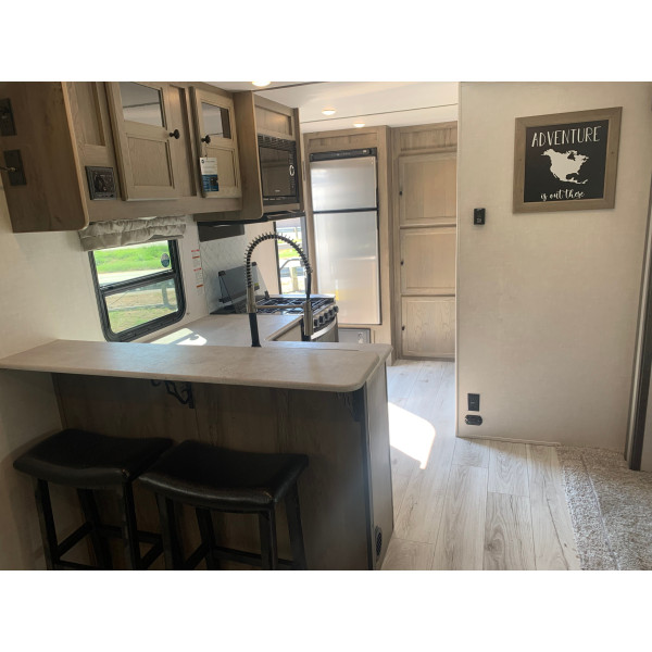 New 2022 Forest River Travel Trailer RV SURVEYOR 202RBLE 