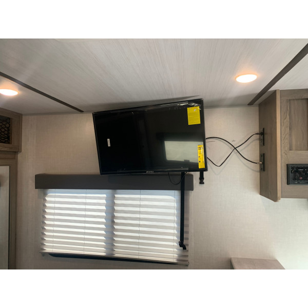 New 2022 Forest River Travel Trailer RV SURVEYOR 202RBLE 