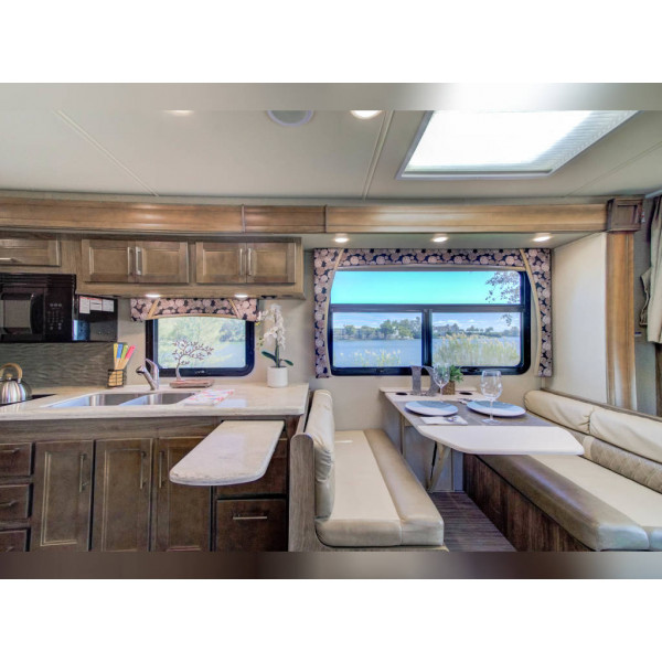 2018 Jayco Class C RV 
