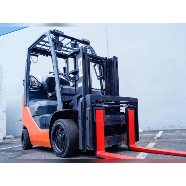 Used 2010 TOYOTA Forklifts 8FGCU20