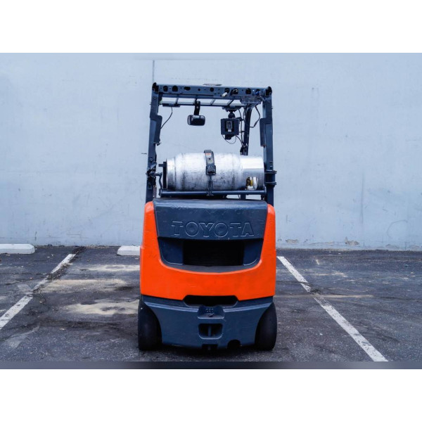 Used 2010 TOYOTA Forklifts 8FGCU20