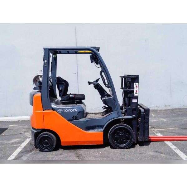Used 2010 TOYOTA Forklifts 8FGCU20