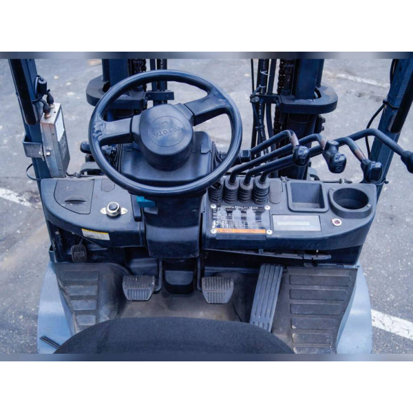 Used 2010 TOYOTA Forklifts 8FGCU20