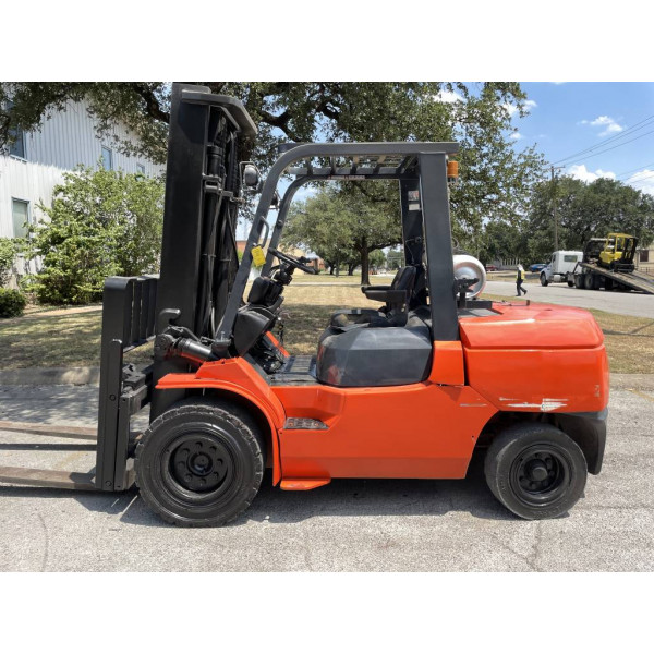 Used 2011 TOYOTA Forklifts 7FGAU50 