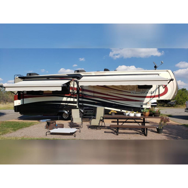 (Caravan) Used 2015 Redwood Fifth Wheel RV 392GK 