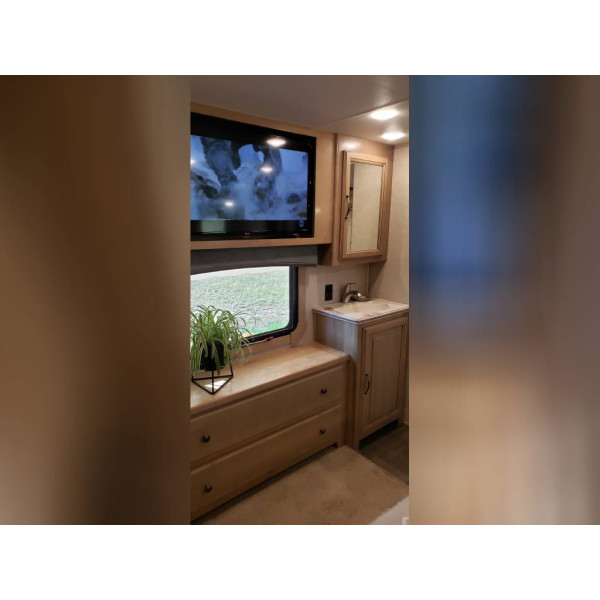 (Caravan) Used 2015 Redwood Fifth Wheel RV 392GK 
