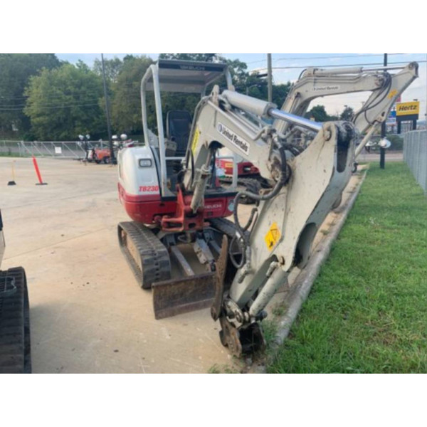 Used 2016 TAKEUCHI Excavators TB230