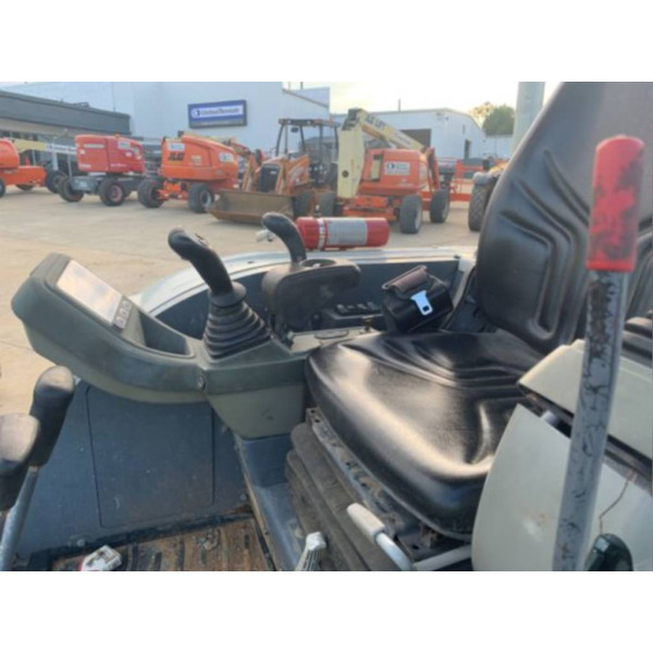 Used 2016 TAKEUCHI Excavators TB230