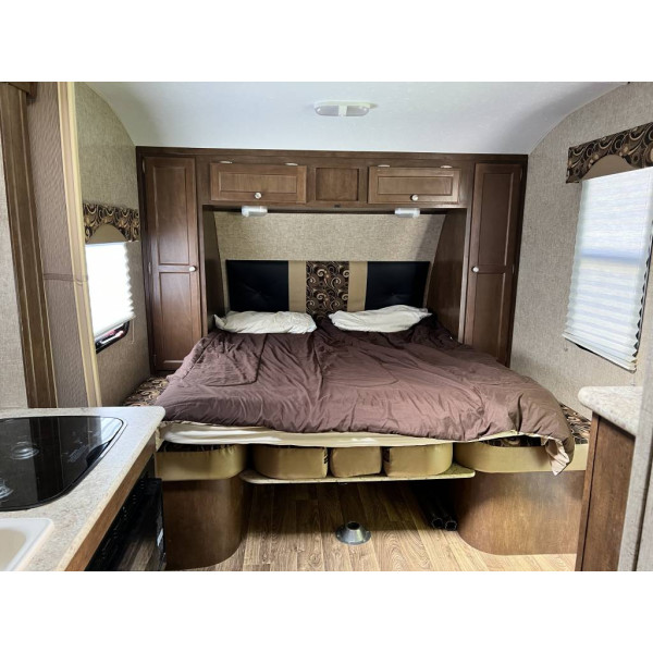 (Caravan) Used 2016 Venture Rv Travel Trailer RV SONIC 234VBH 