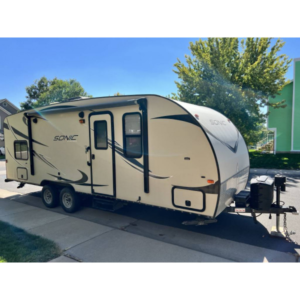 (Caravan) Used 2016 Venture Rv Travel Trailer RV SONIC 234VBH 
