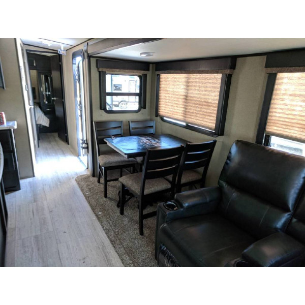 (Caravan) Used 2018 Grand Design Travel Trailer RV IMAGINE 2970RL 