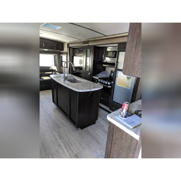 (Caravan) Used 2018 Grand Design Travel Trailer RV IMAGINE 2970RL 