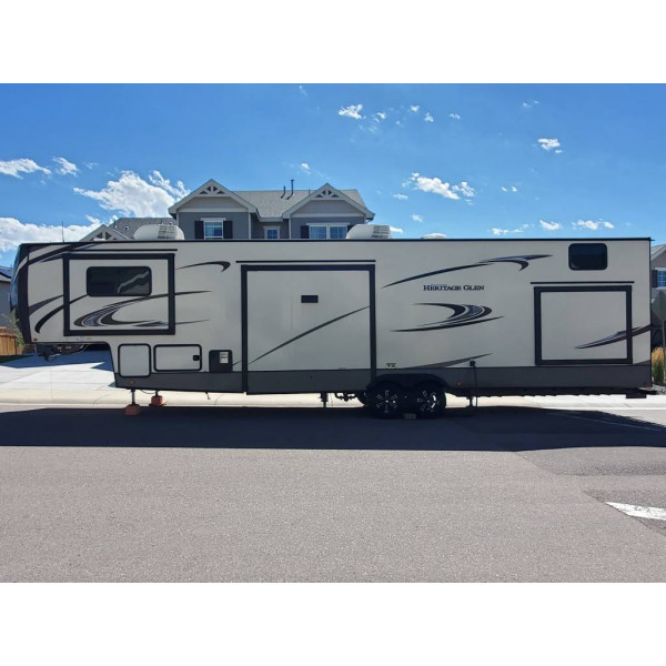 (Caravan) Used 2020 Forest River Fifth Wheel RV WILDWOOD HERITAGE GLEN LTZ 378FL 