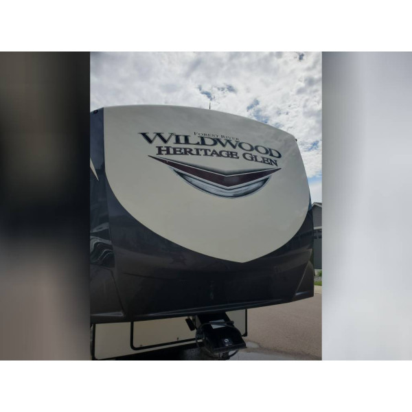 (Caravan) Used 2020 Forest River Fifth Wheel RV WILDWOOD HERITAGE GLEN LTZ 378FL 