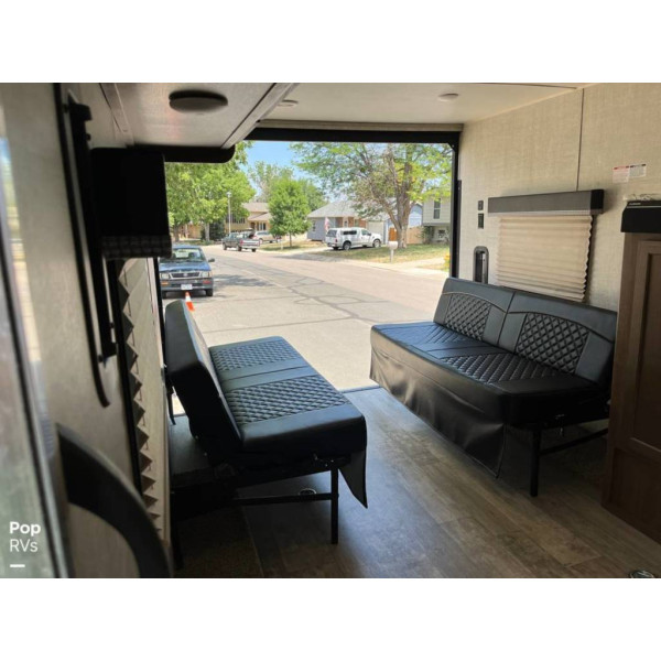 (Caravan) Used 2020 Gulf Stream Travel Trailer Toy Hauler RV Innsbruck GSX 17TH