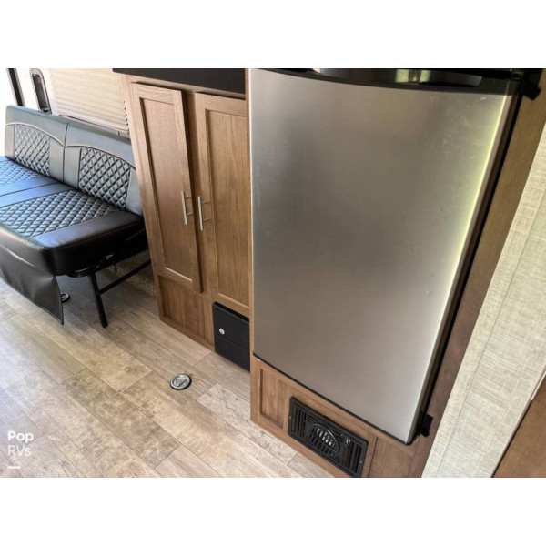 (Caravan) Used 2020 Gulf Stream Travel Trailer Toy Hauler RV Innsbruck GSX 17TH