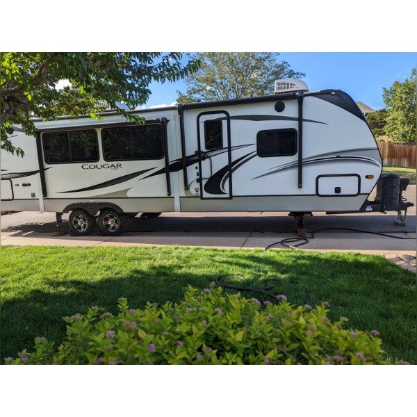 (Caravan )Used 2020 Keystone Travel Trailer RV COUGAR HALF-TON 34TSB 
