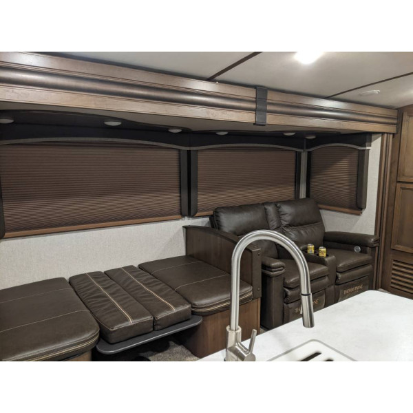 (Caravan )Used 2020 Keystone Travel Trailer RV COUGAR HALF-TON 34TSB 