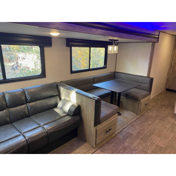 (Caravan) Used 2021 Forest River Travel Trailer RV CHEROKEE ALPHA WOLF 30DBH-L 