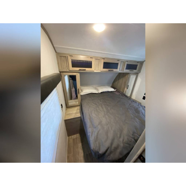 (Caravan) Used 2021 Forest River Travel Trailer RV CHEROKEE ALPHA WOLF 30DBH-L 