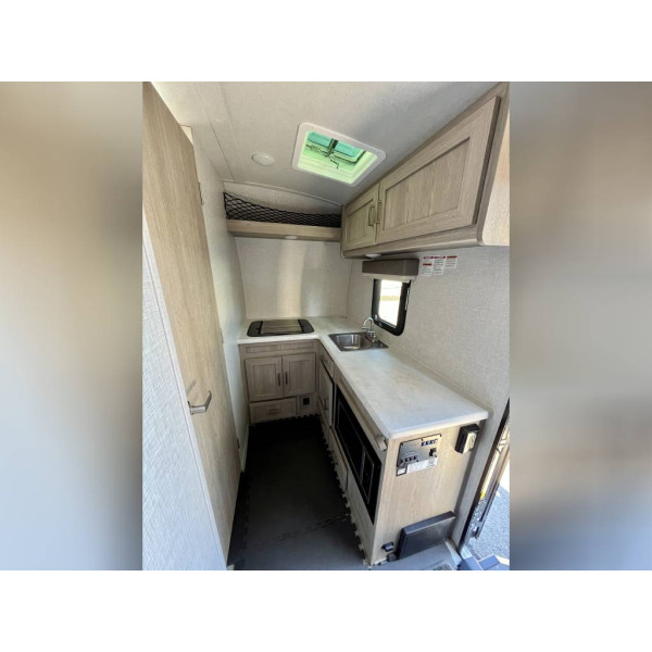 (Caravan) Used 2021 Forest River Travel Trailer RV ROCKWOOD GEO PRO G19TH