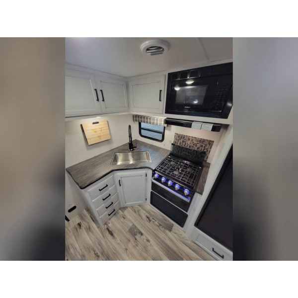 (Caravan ) Used 2021 Venture Rv Travel Trailer RV STRATUS 281VBH