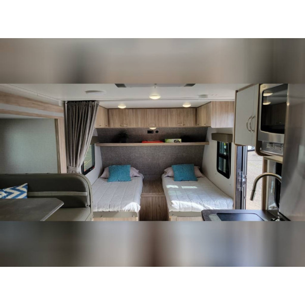 (Caravan ) Used 2022 Winnebago Travel Trailer RV MICRO MINNIE FLX 2108TB 