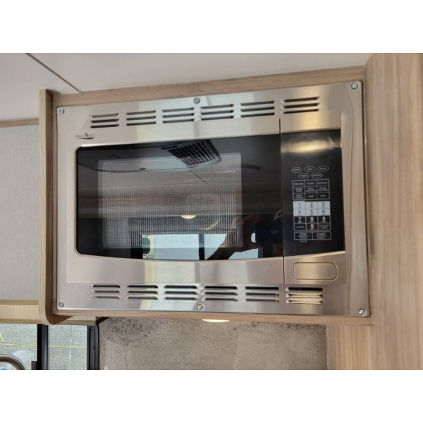 (Caravan ) Used 2022 Winnebago Travel Trailer RV MICRO MINNIE FLX 2108TB 