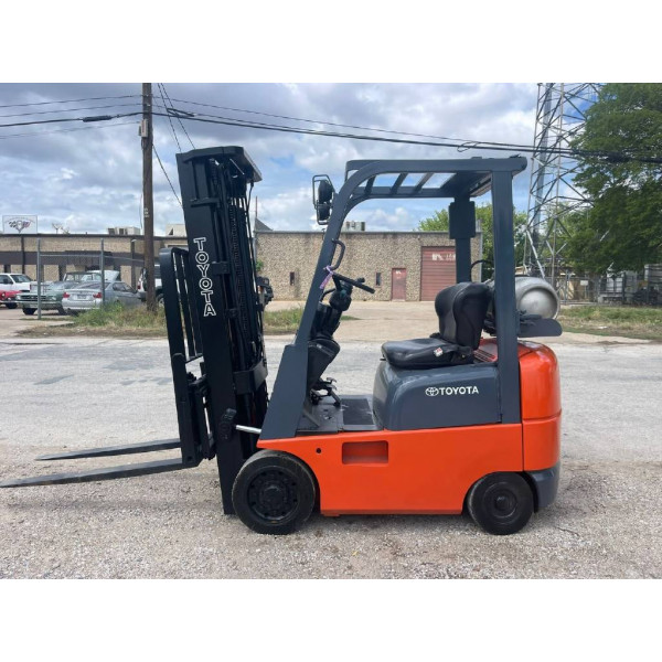 Used Toyota Industrial Equipment Forklifts 7FGCU15 