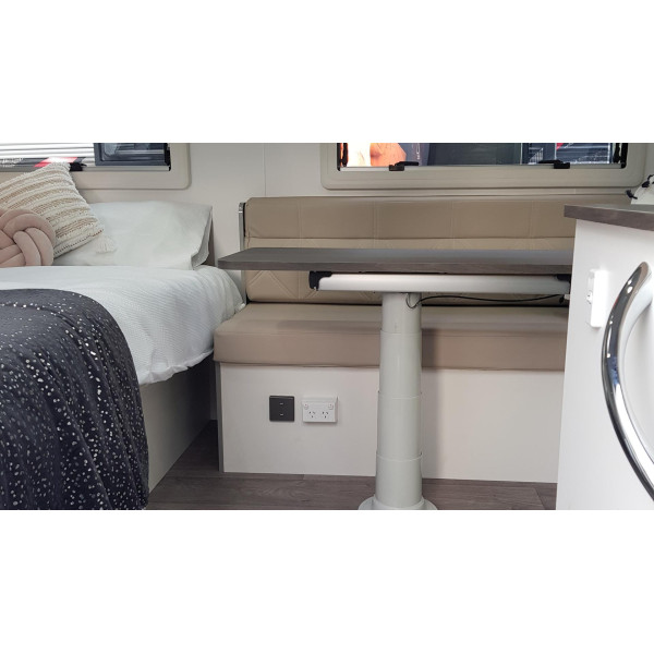 (Caravan) NEW 2022 JB Caravans Dreamline LUX 18' FAMILY
